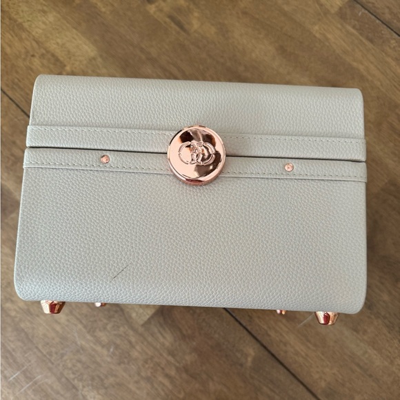 Caboodle Rose Gold Train Case barely used! - Picture 3 of 9